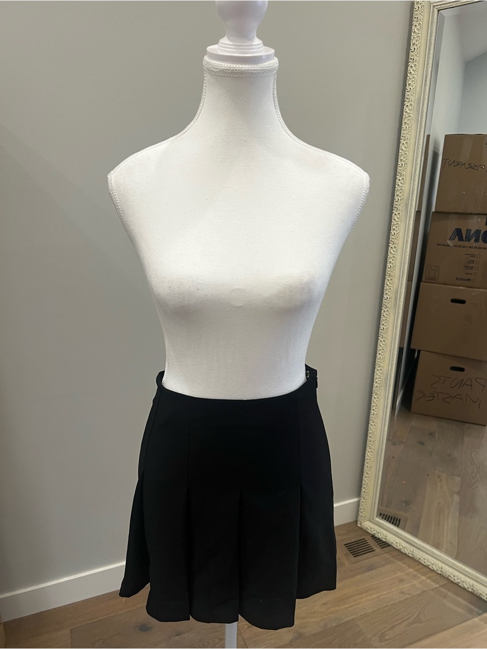 H&M Black Mini Pleated Skirt